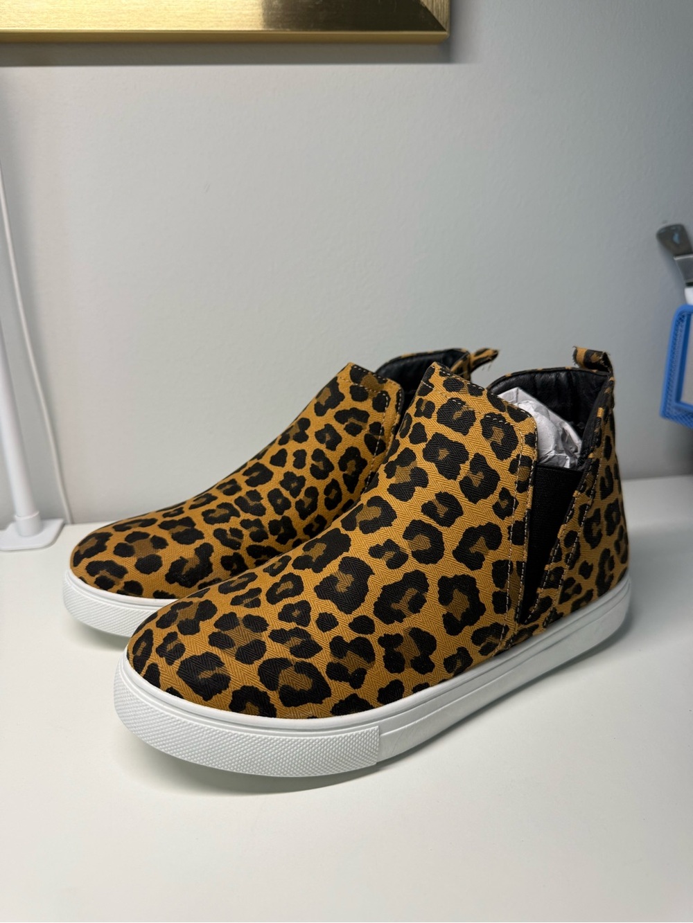 Bella Marie Leopard Slip On Sneaker - Size 8.5